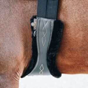 Kentucky Horsewear Replacement Sheepskin Anatomic Girth Cover - Image 2