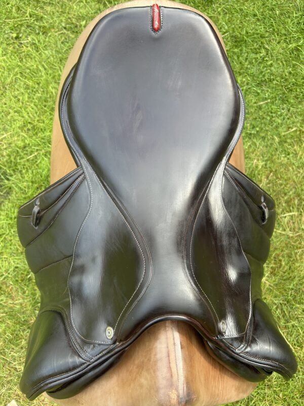 Equipe EK-26 Carbon Jumping Saddle - Image 3