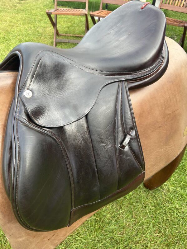 Equipe EK-26 Carbon Jumping Saddle - Image 2