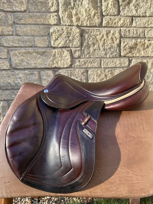 CWD 2GS Mademoiselle Jump Saddle (Cream)